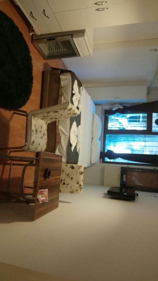 Akdemir House Apartment Истанбул Екстериор снимка